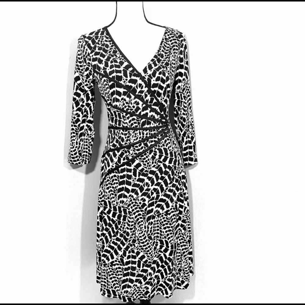 Connected black and white midi stretchy dress